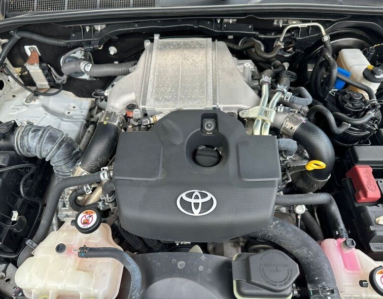 TOYOTA  HILUX DOUBLE CAB GX 4x4